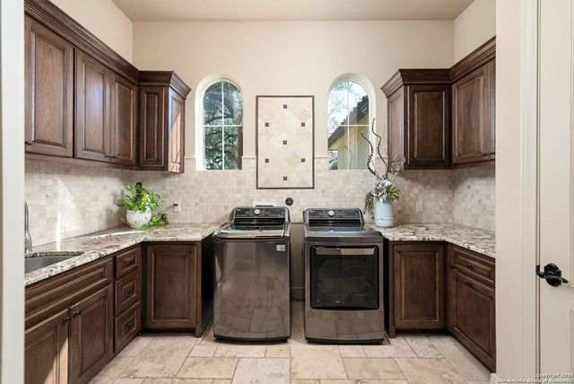 631 Menger Springs, Boerne, TX 78006