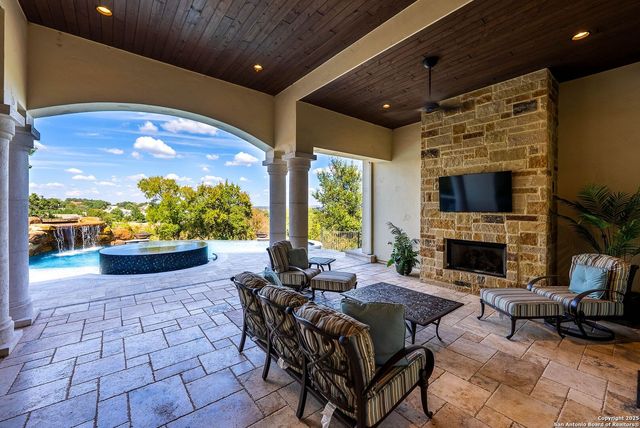 631 Menger Springs, Boerne, TX 78006