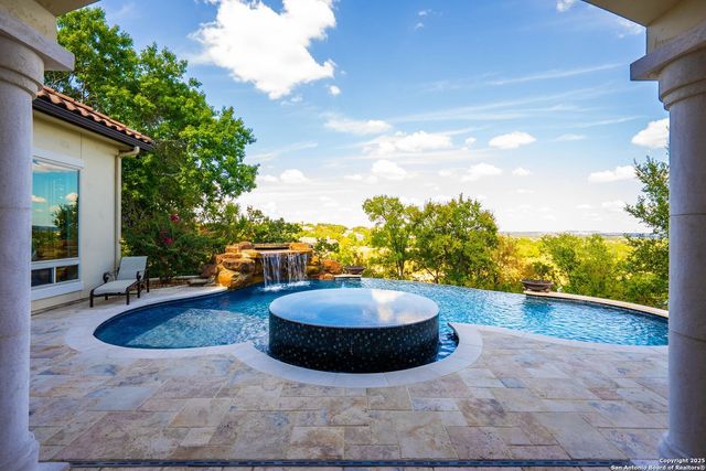 631 Menger Springs, Boerne, TX 78006