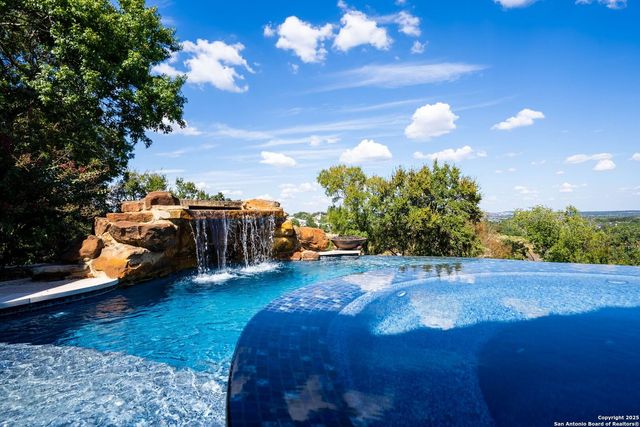 631 Menger Springs, Boerne, TX 78006