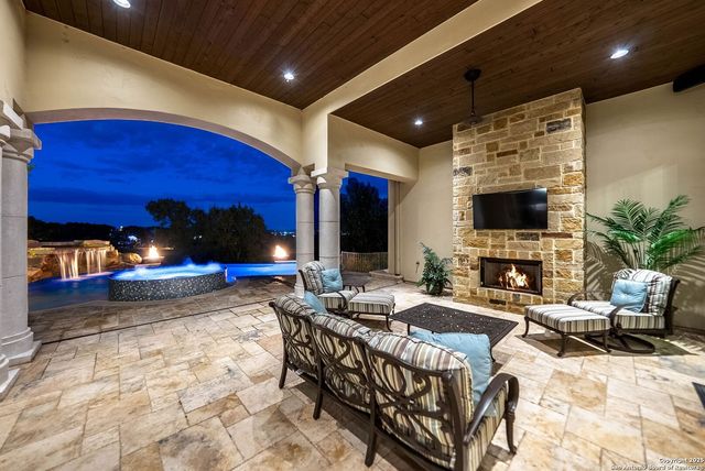 631 Menger Springs, Boerne, TX 78006