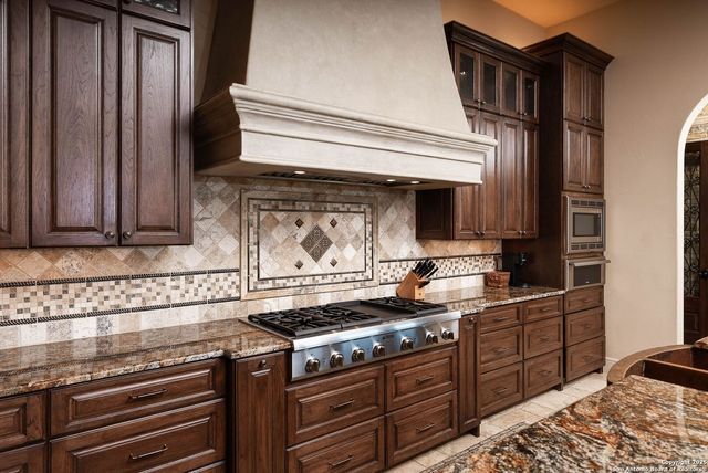 631 Menger Springs, Boerne, TX 78006