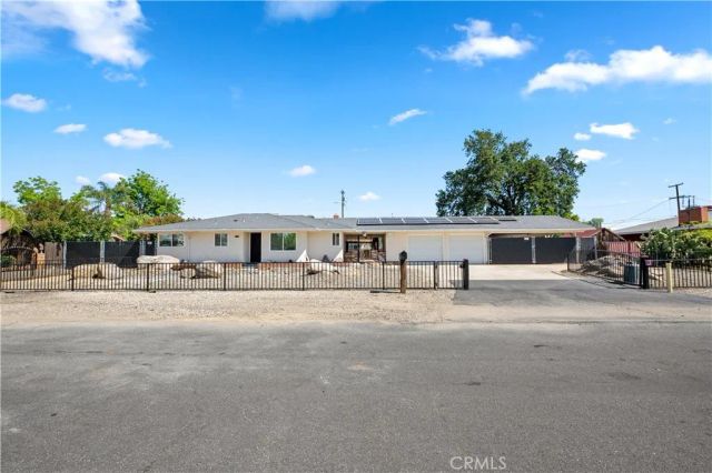 5431 E Indianapolis, Fresno, CA 93727