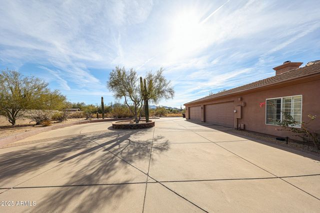 9015 E HACKAMORE Drive, Scottsdale, AZ 85255