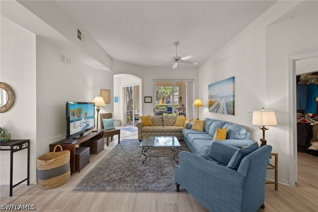 9050 Las Maderas DR 101, Bonita Springs, FL 34135