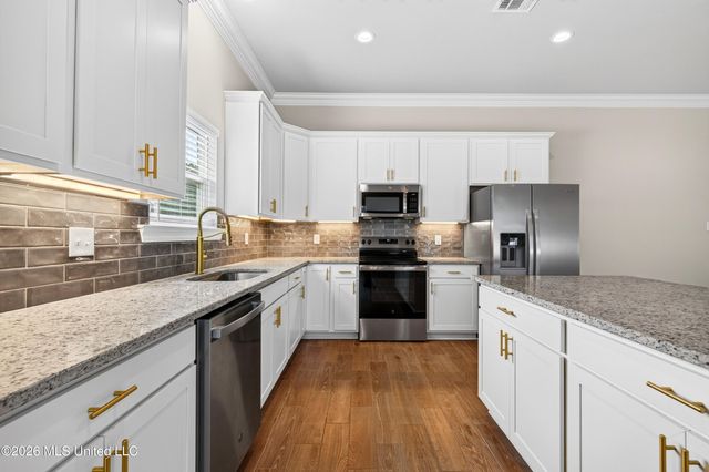 818 Old Spanish Trail, Bay Saint Louis, MS 39520
