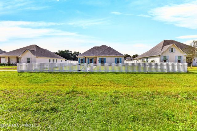 818 Old Spanish Trail, Bay Saint Louis, MS 39520