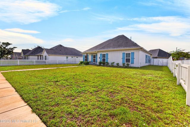 818 Old Spanish Trail, Bay Saint Louis, MS 39520