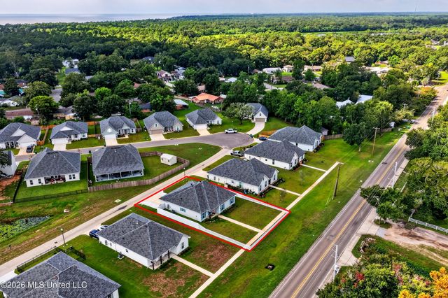 818 Old Spanish Trail, Bay Saint Louis, MS 39520