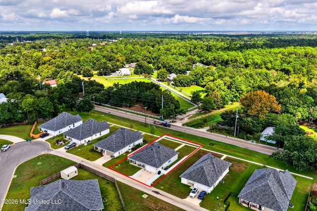 818 Old Spanish Trail, Bay Saint Louis, MS 39520