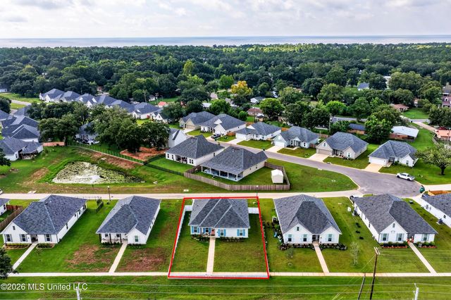 818 Old Spanish Trail, Bay Saint Louis, MS 39520
