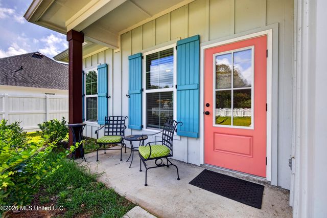 818 Old Spanish Trail, Bay Saint Louis, MS 39520