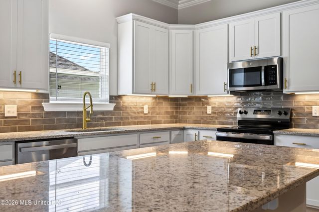 818 Old Spanish Trail, Bay Saint Louis, MS 39520