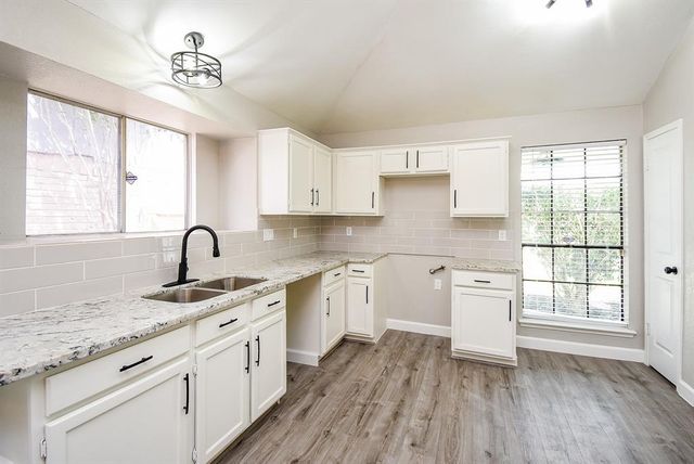 2012 Hickory Glen Drive, Missouri City, TX 77489