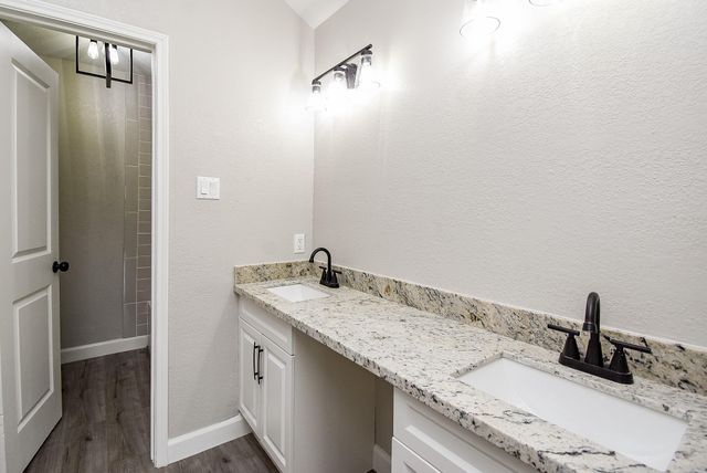 2012 Hickory Glen Drive, Missouri City, TX 77489
