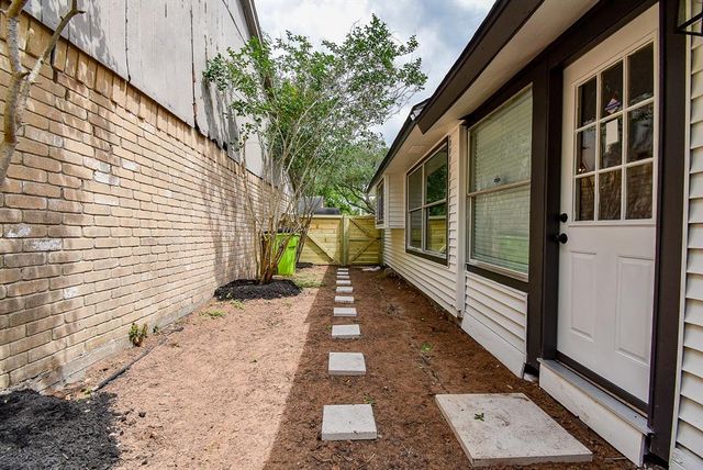 2012 Hickory Glen Drive, Missouri City, TX 77489