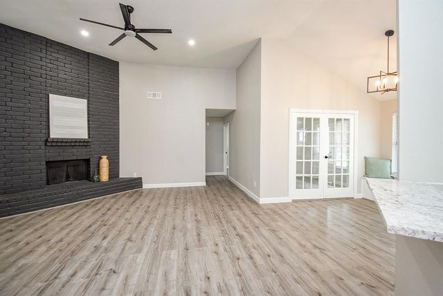 2012 Hickory Glen Drive, Missouri City, TX 77489