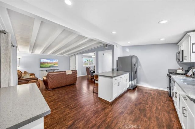 3548 Everest Avenue, Riverside, CA 92503