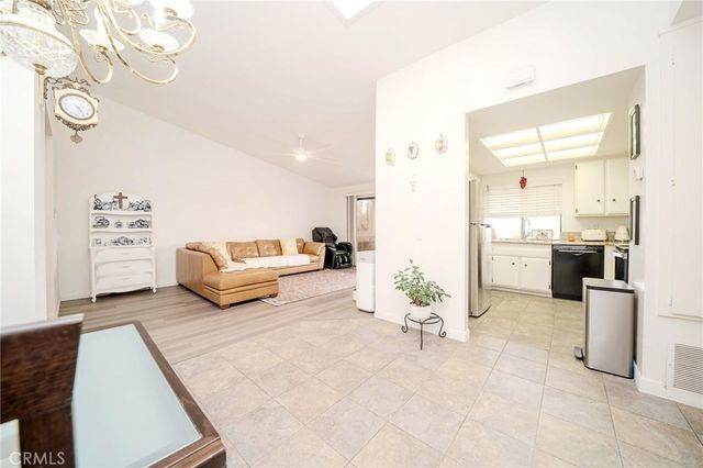 13526 La Jolla, La Mirada, CA 90638