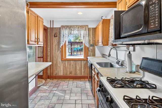 647 DELAWARE, Norwood, PA 19074