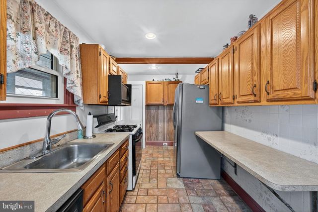 647 DELAWARE, Norwood, PA 19074