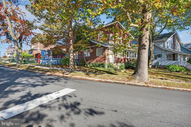 647 DELAWARE, Norwood, PA 19074