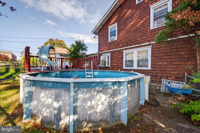 647 DELAWARE, Norwood, PA 19074