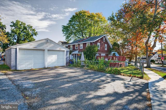 647 DELAWARE, Norwood, PA 19074
