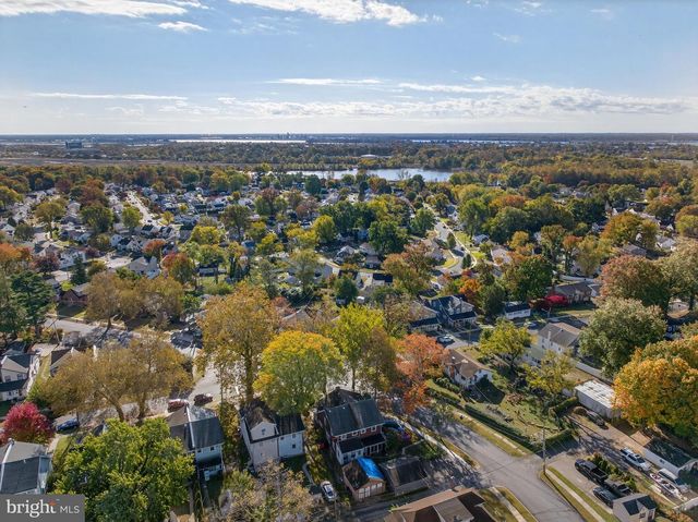647 DELAWARE, Norwood, PA 19074