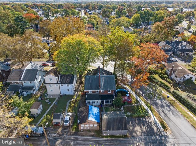 647 DELAWARE, Norwood, PA 19074