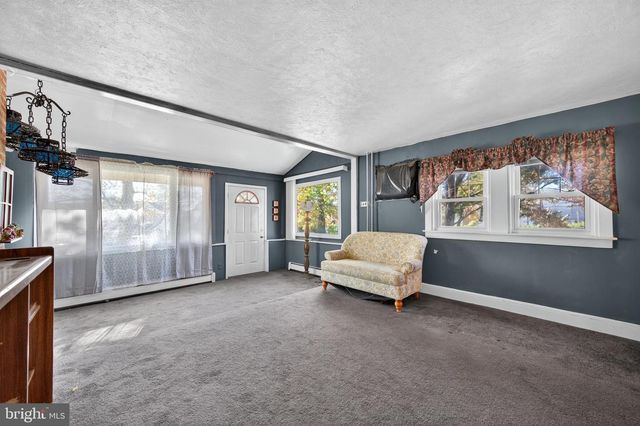 647 DELAWARE, Norwood, PA 19074