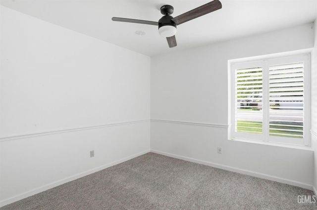 2204 Mountain Oak Road, Bakersfield, CA 93311