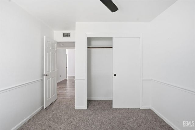 2204 Mountain Oak Road, Bakersfield, CA 93311