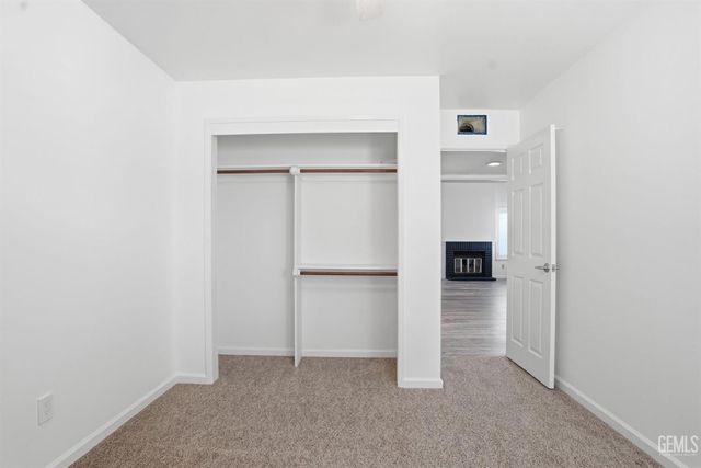 2204 Mountain Oak Road, Bakersfield, CA 93311