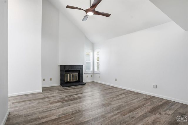 2204 Mountain Oak Road, Bakersfield, CA 93311