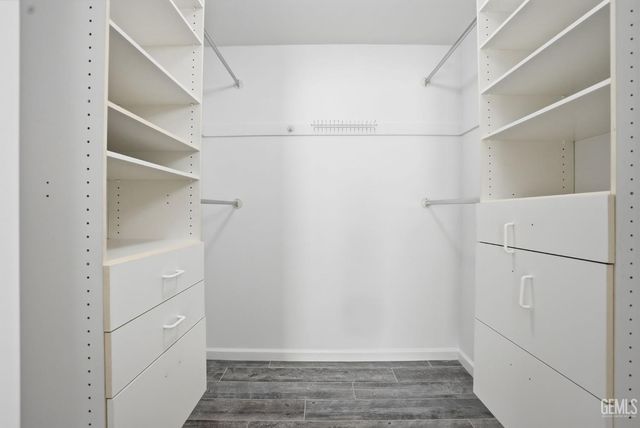 2204 Mountain Oak Road, Bakersfield, CA 93311