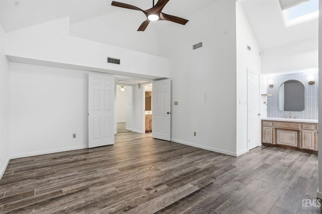 2204 Mountain Oak Road, Bakersfield, CA 93311