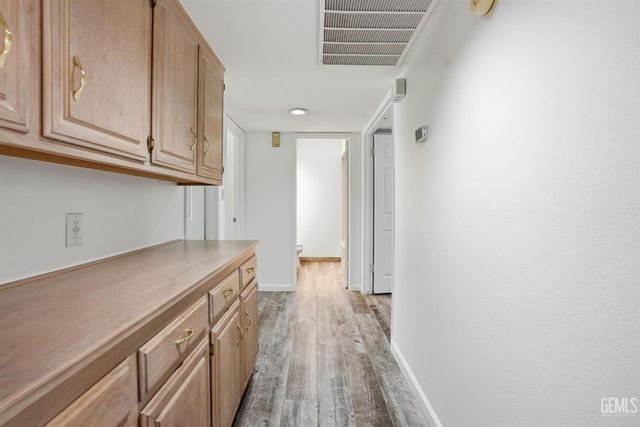 2204 Mountain Oak Road, Bakersfield, CA 93311