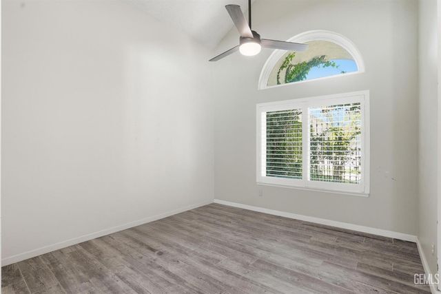 2204 Mountain Oak Road, Bakersfield, CA 93311