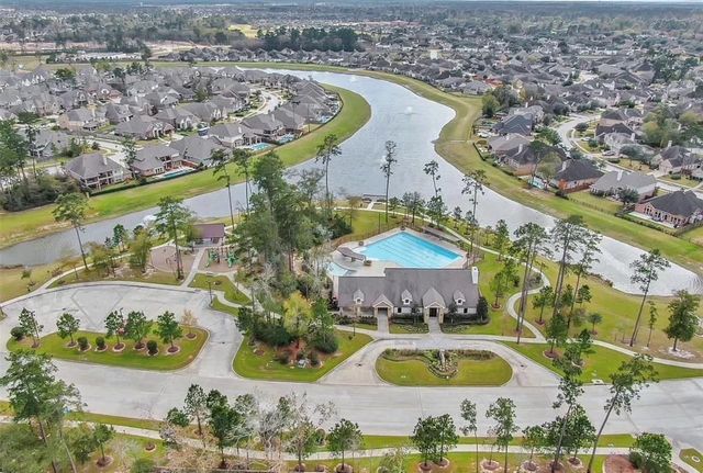 2707 Oak Pass Court, Conroe, TX 77385
