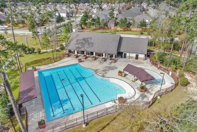 2707 Oak Pass Court, Conroe, TX 77385
