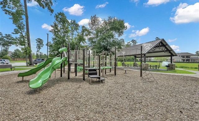2707 Oak Pass Court, Conroe, TX 77385