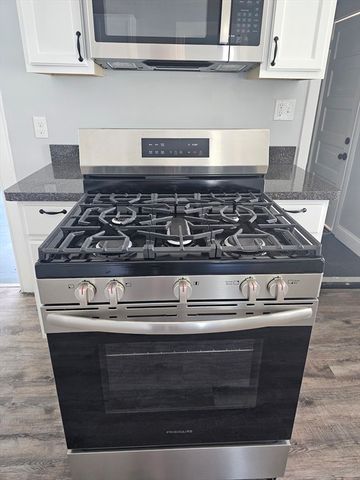 32 Shores 2, Taunton, MA 02780