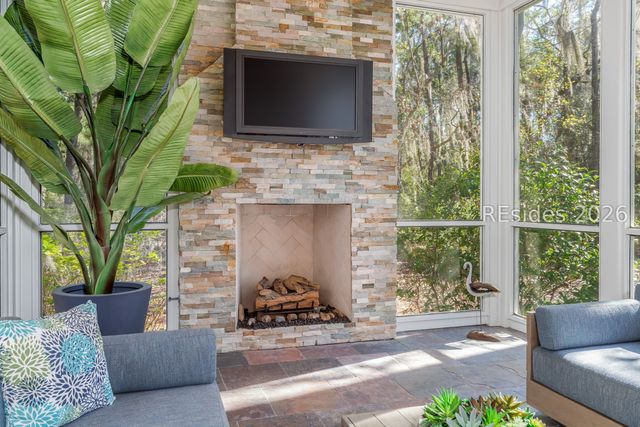 27 Greenleaf Rd, Bluffton, SC 29910