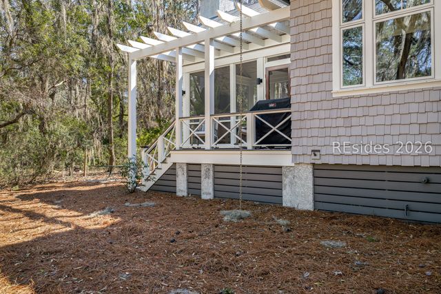 27 Greenleaf Rd, Bluffton, SC 29910