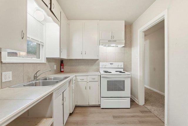 2918 Tarpey Avenue, Texas City, TX 77590