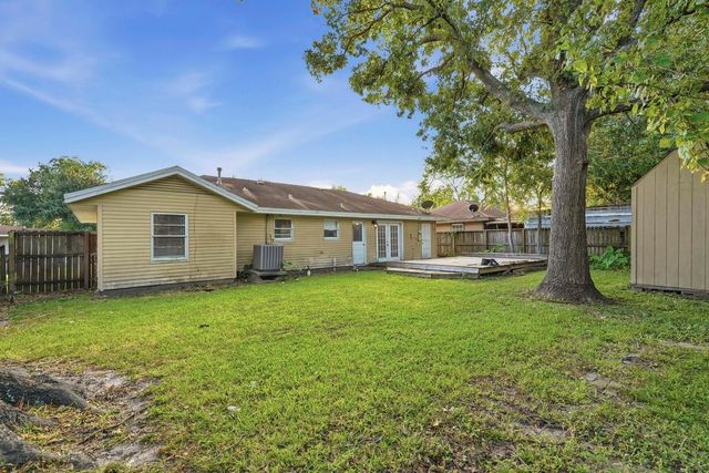 2918 Tarpey Avenue, Texas City, TX 77590