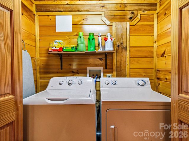 226 High Top Mountain Road, Leicester, NC 28748