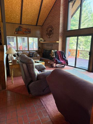 57187 Tamarack Drive, Springville, CA 93265