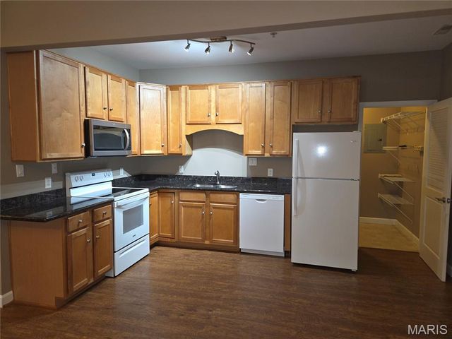 845 Forest Avenue 104, Valley Park, MO 63088